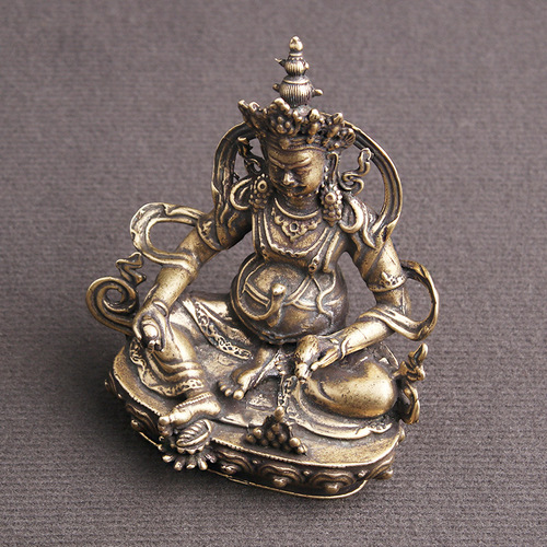 Pure brass, aged and anti-antique, the God of Wealth worships Tibetan Buddha statues to attract wealth and good fortune, old copperware home decorations