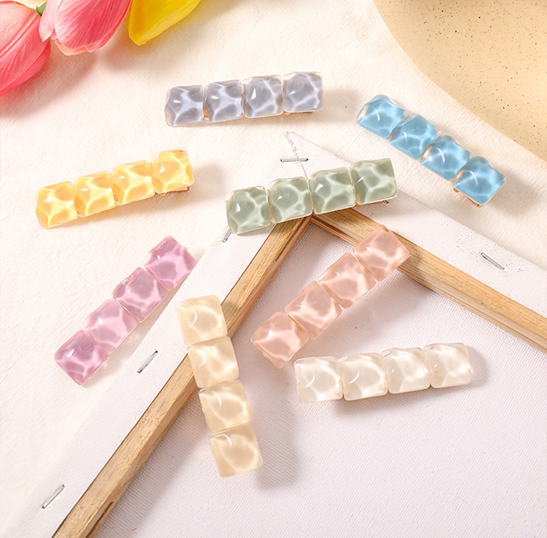 Jelly Girl Hairpin Geometric Water Ripple Hairpin Headdress Cute Edge Clip Wholesale Nihaojewelry display picture 6