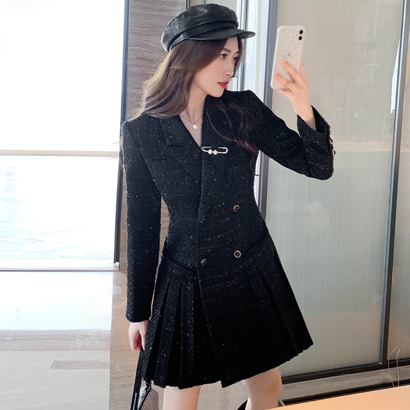 2020冬季新款黑色轻奢名媛气质通勤V领休闲时尚修身百褶韩版外套