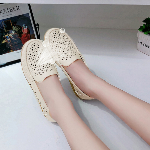 Middle-aged and elderly mother's shoes summer new soft-soled non-slip nurse shoes women's shoes Korean version versatile hollow breathable single shoes