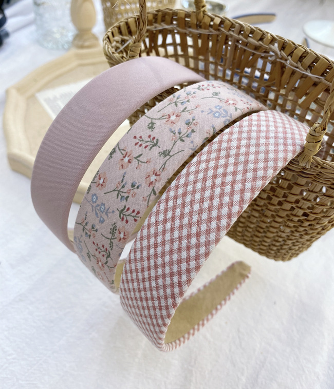 Retro Floral Plaid Hairband  South Korea Wild Fashion Pure Color Wash Face Wide-brimmed Headband Hair Cave Hair Accessories Hair Bundle Wholesale Nihaojewelry display picture 34