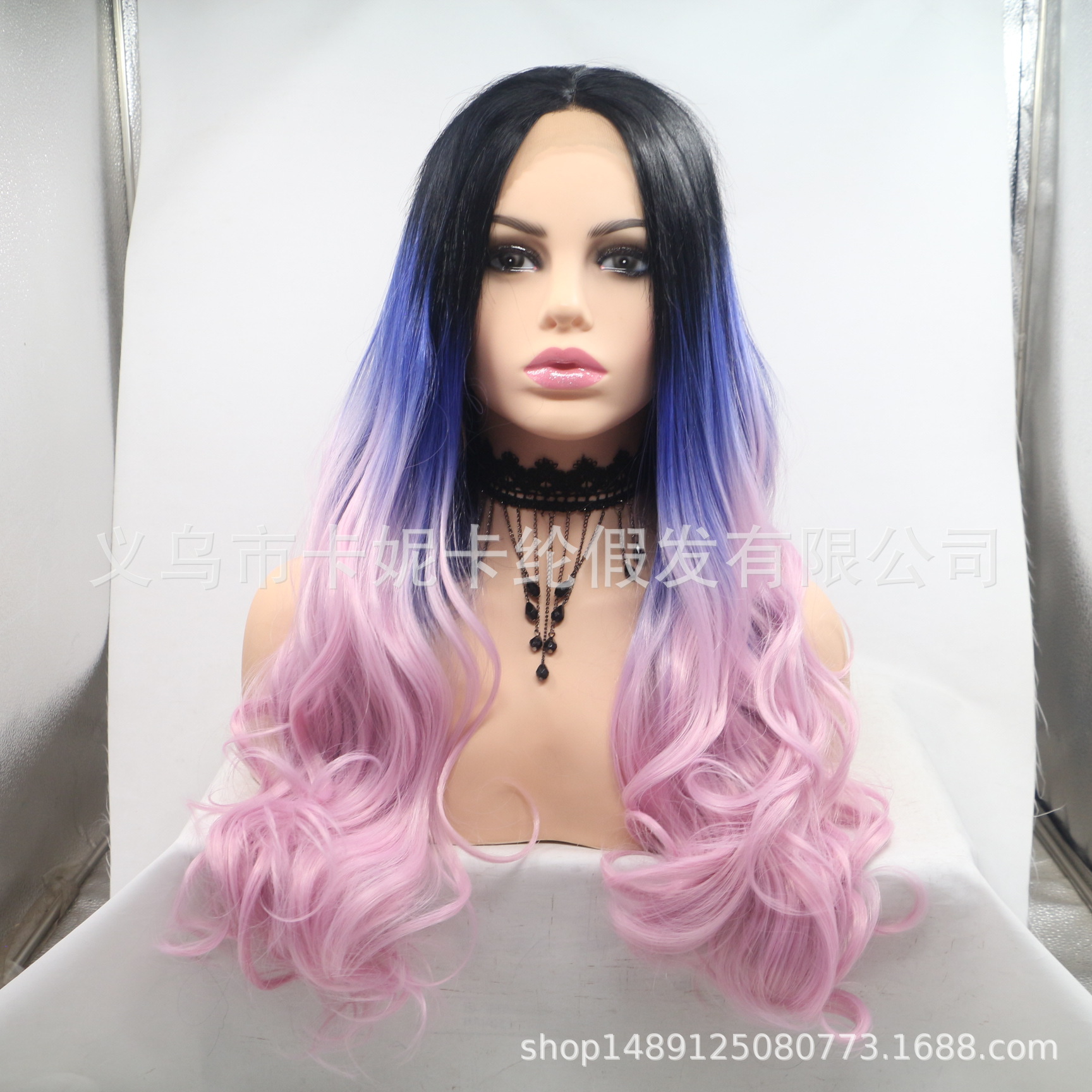 Moda europea y americana, cabello largo y rizado, peluca de fibra química, tocado de mujer, funda de pelo de encaje al por mayor