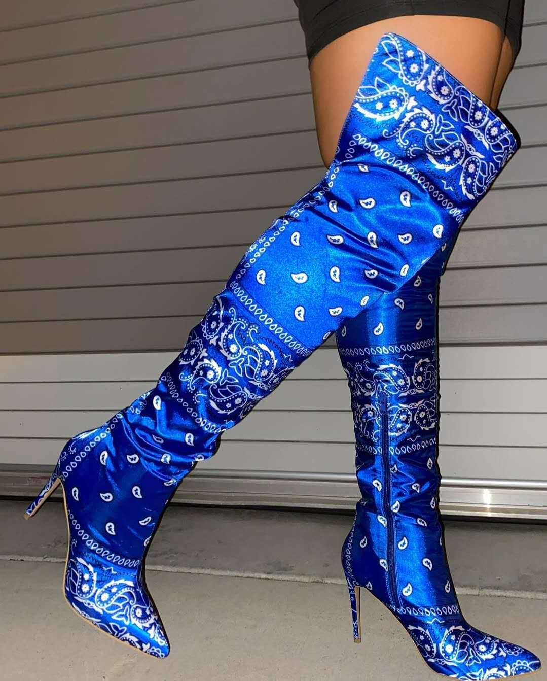 Thigh high boots with matching purse Clearance
