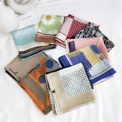 70 new square scarves, silk scarves for women, spring, autumn and summer, Korean version, versatile, fresh, small scarves, headscarves, decorative professional scarves