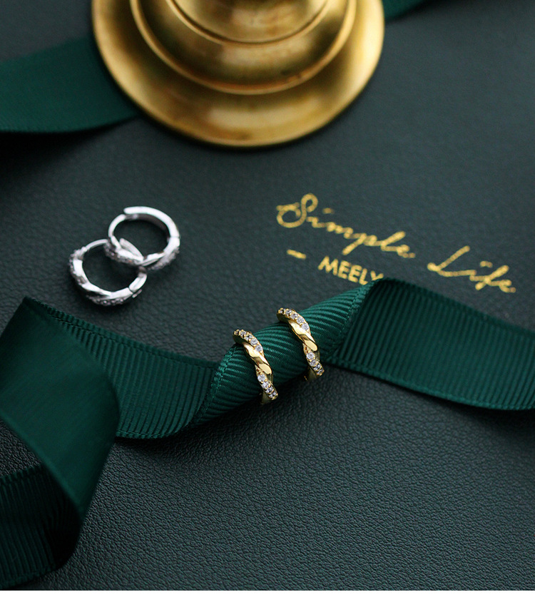 O1CN013o82s329gTXswfOht_!!1146