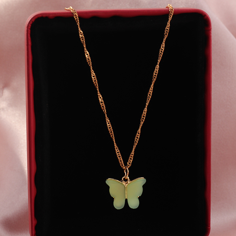 fashion simple butterfly necklace
