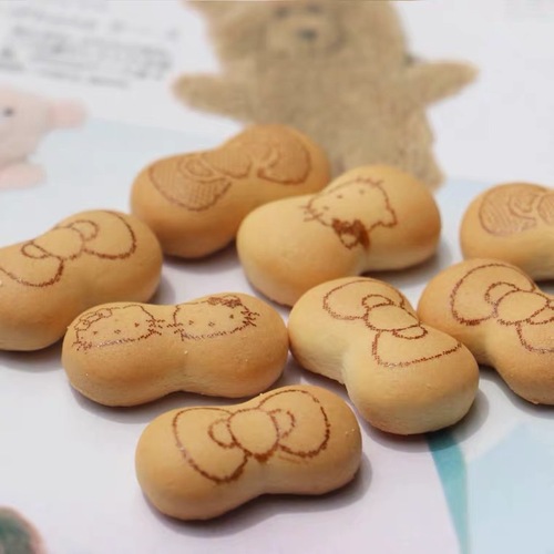 Japan imported Hokka Hokuriku fruit hellokitty Hello Kitty milk biscuits children's teething cake snacks