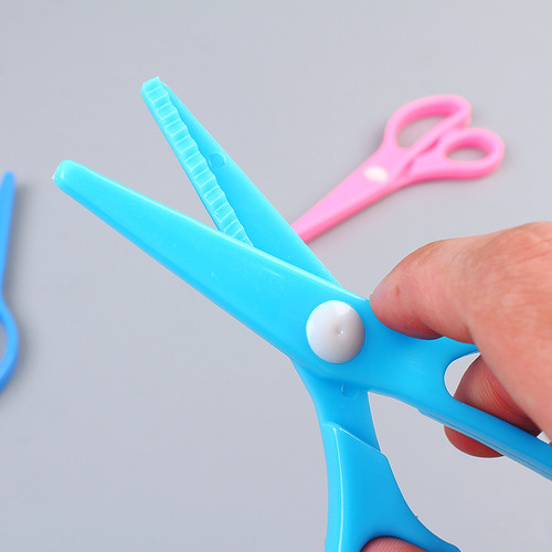 Children's scissors Kindergarten DIY hand-safe multi-functional student art plastic scissors wholesale