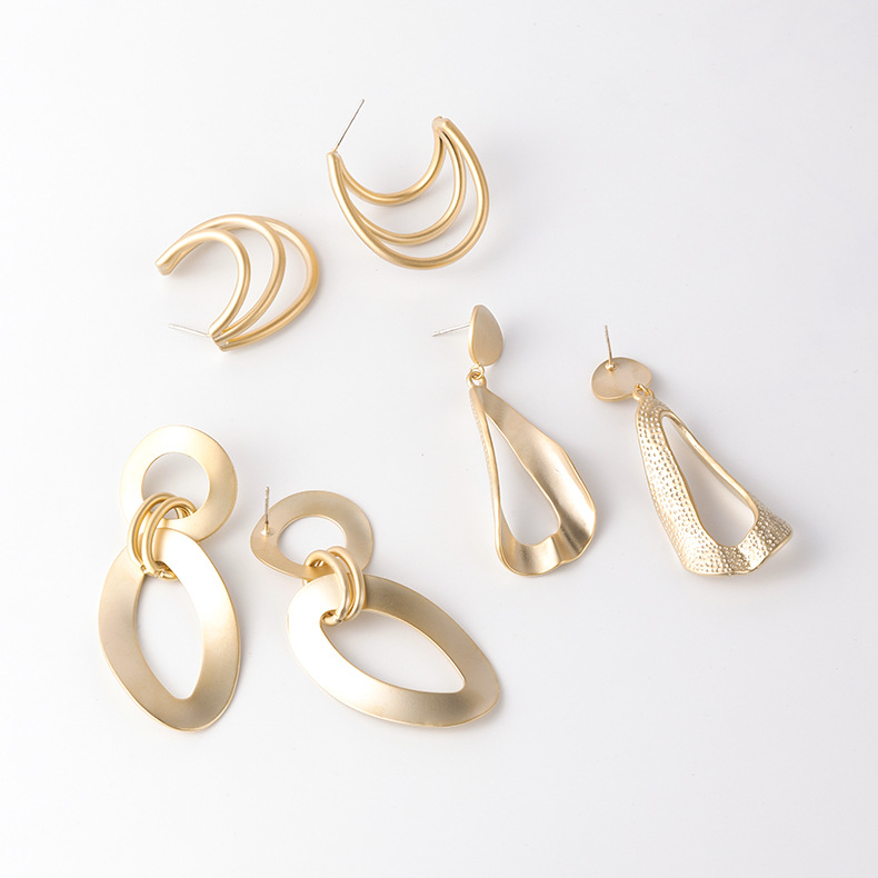 Simple Geometric Metal Irregular Semicircular Arc Earrings display picture 3