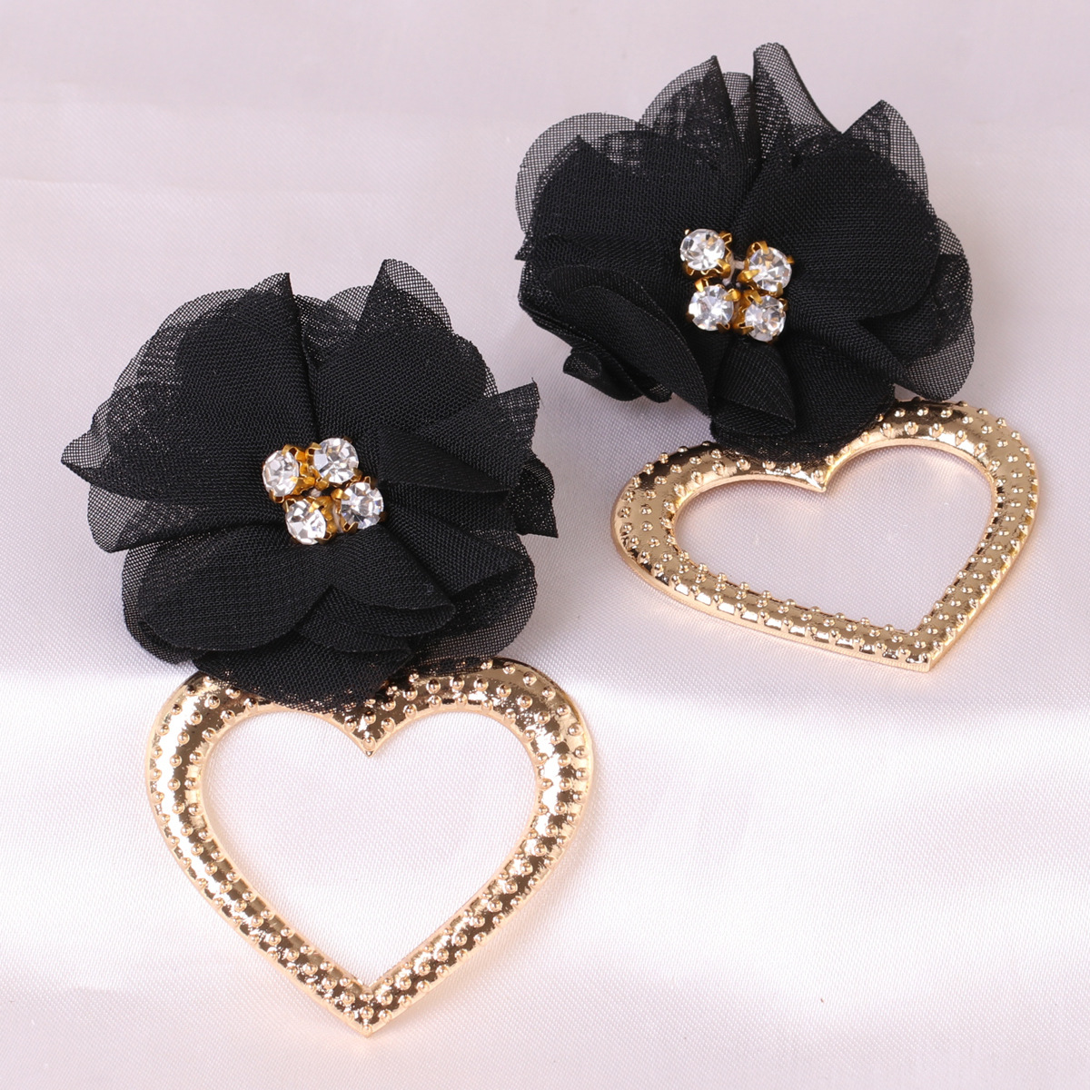 Fashion Exaggerated Heart-shaped Alloy Brand Women's Flower Earrings display picture 27