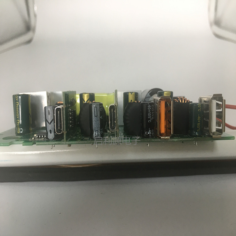 双PD充电器 QC3.0充电器 功能齐全