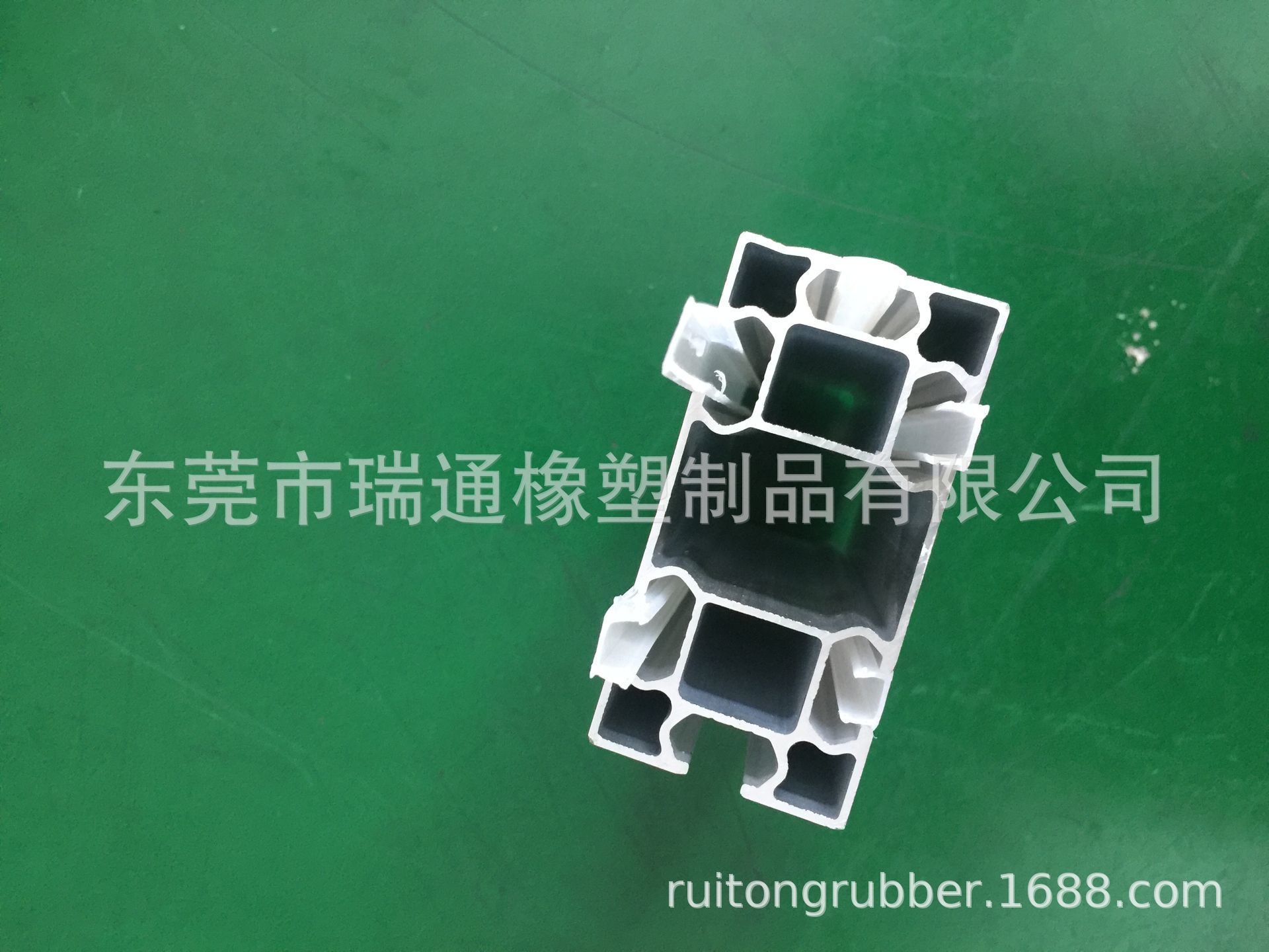 厂家直销铝合金机架专用PE软平封条 PE密封条 U型封边条 软胶条