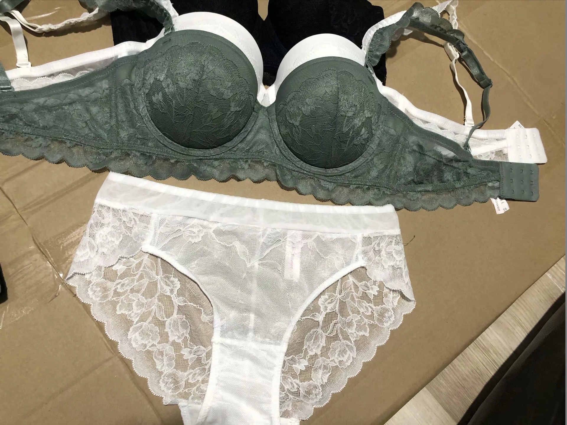 New Sexy Lace Overlay Half Cup Gathering Women's Bra Set Wedding Off the Shoulder Underwear_voghion.com