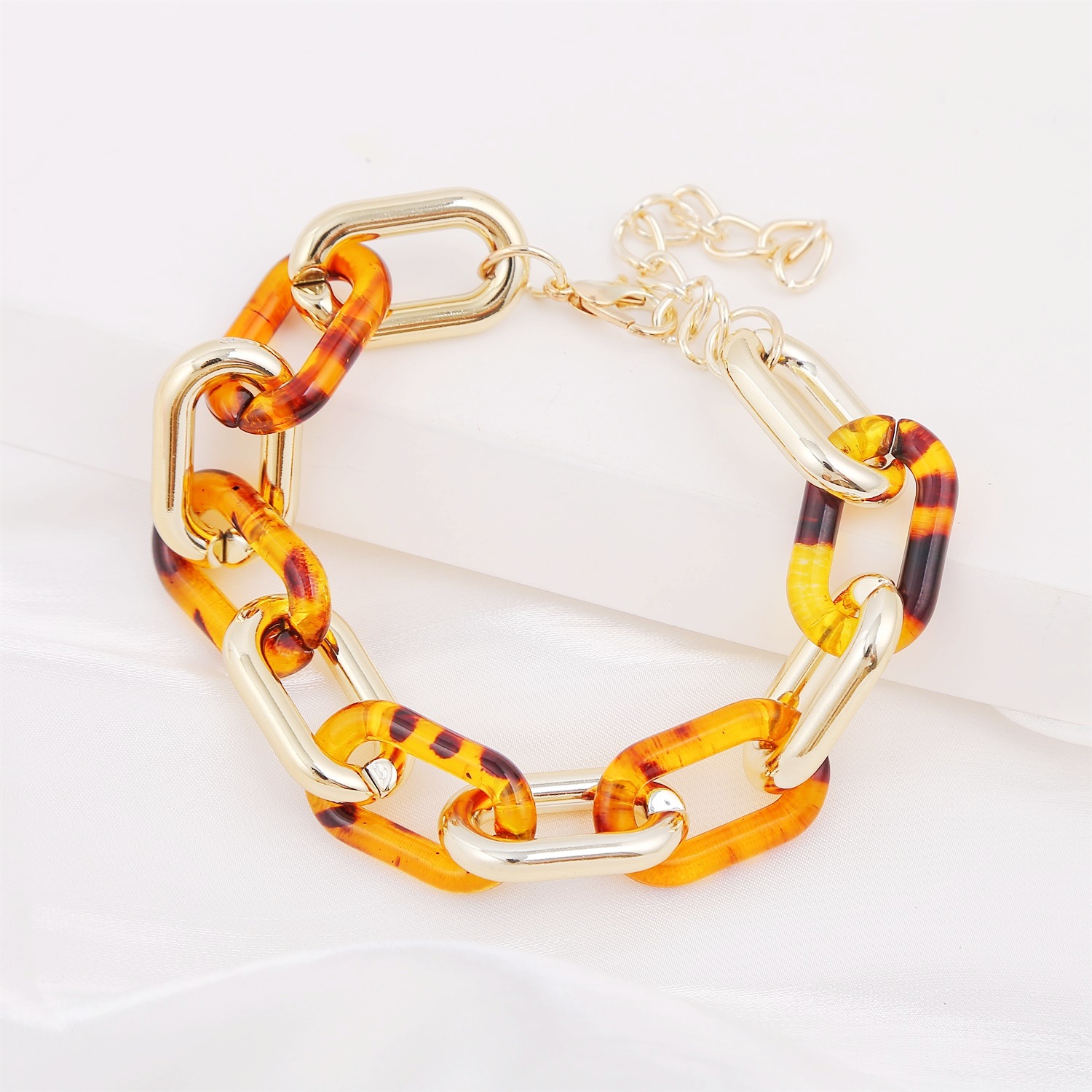 Retro Exaggerated Geometric Plastic Plating Women's Bracelets Necklace display picture 9