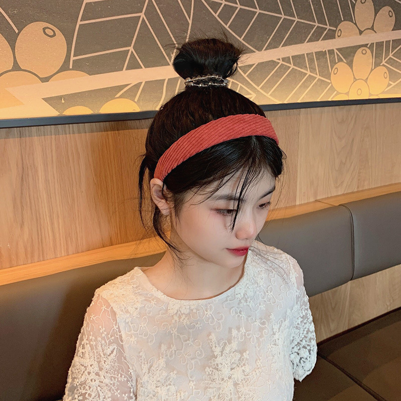 Autumn New Style Retro Simple Solid Color Corduroy Headband display picture 6