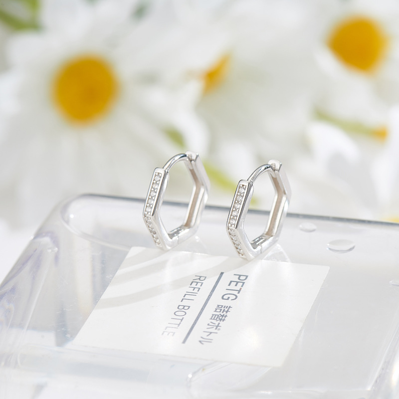 S925 plata esterlina Corea del Sur elegante simple todo partido De seis lados diamante anillo de la oreja elegante personalidad oreja hebilla pendientes joyería femenina