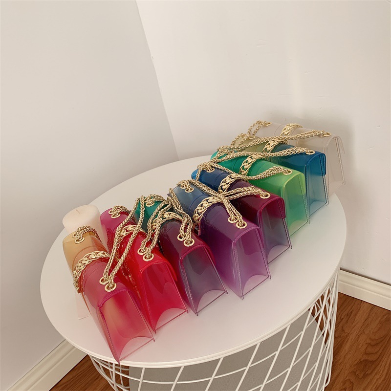Summer 2025 new gradient jelly bag, fashionable color-blocking chain bag, crossbody single-shoulder bag, ladies' small bag Application Scenario