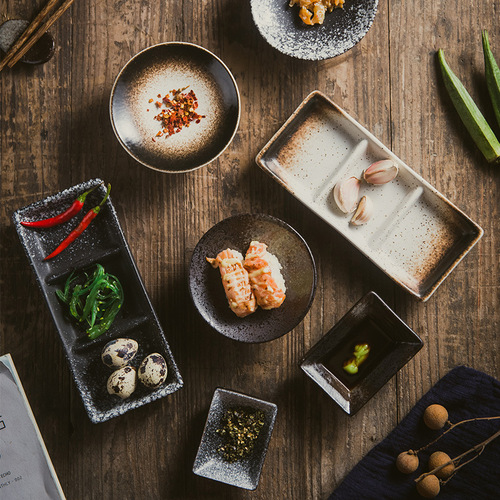 Japanese food seasoning plate, ceramic soy sauce dish, hot pot Japanese and Korean food dish, creative household sauce and vinegar dish tableware