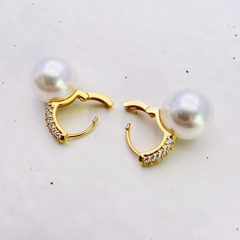 Daily Occasion Copper Material Gold Plated Plating Round Pattern 1 Pair Fashion Round Copper Plating Inlay Rhinestones Earrings