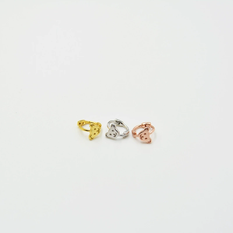 Small glossy minimalistic earrings, 925 sample silver, with little bears