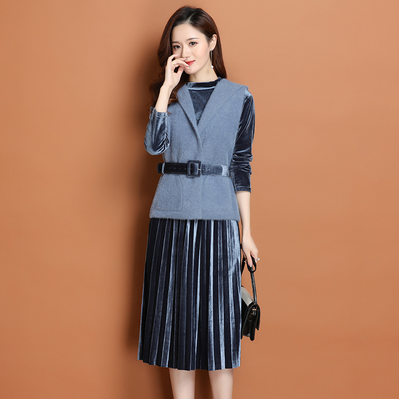 金丝绒连衣裙女2020秋冬新款内搭打底裙子两件套连帽仿貂绒套装潮