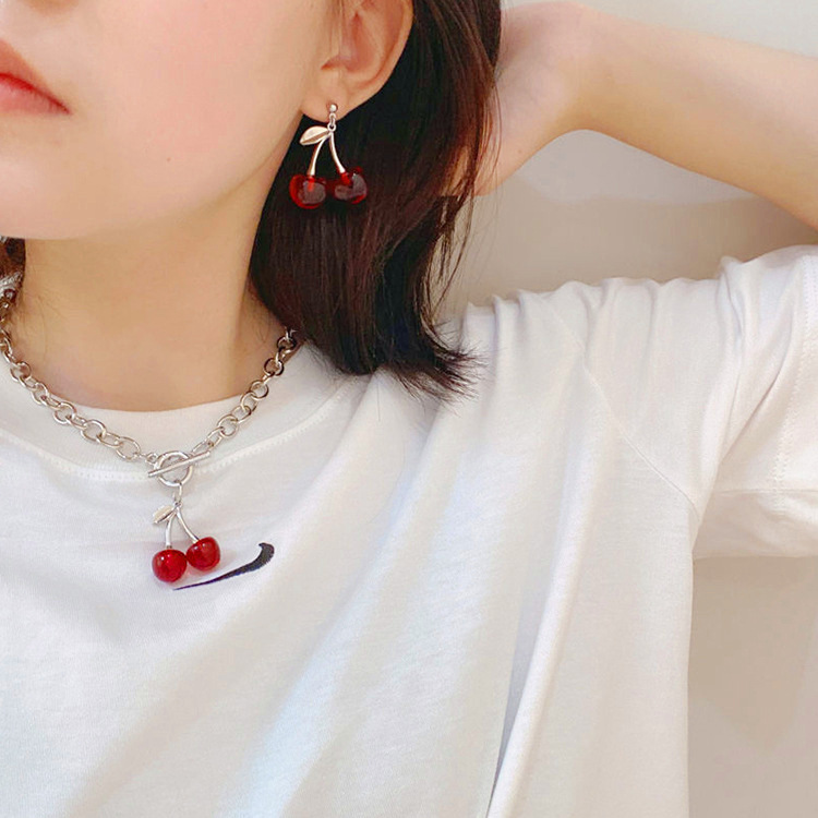 Koude Wind Zwarte Kersenketting voor Vrouwen Eenvoudige en Luxe Mode Halsketting Hip Hop Decoratie Accessoires Titanium_voghion.com