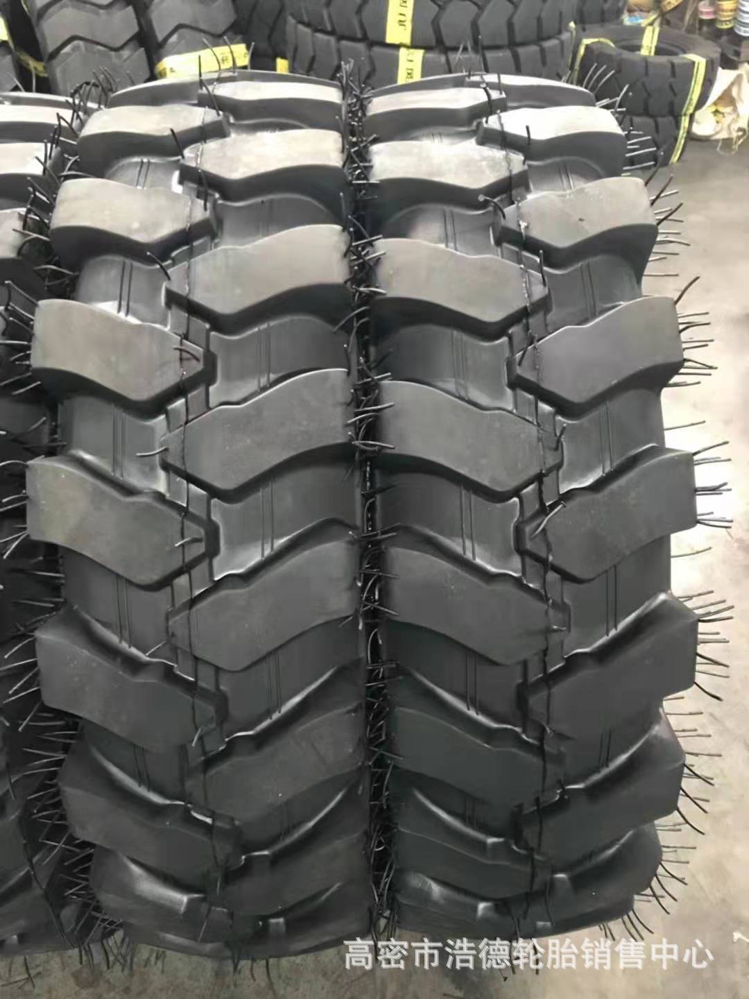 750-16/825-16轮式挖掘机轮胎工程机械矿用轮胎 人字加深花纹现货