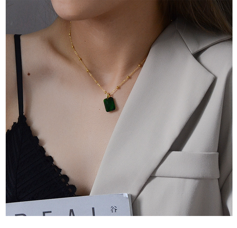 Retro Light Luxury All-match Peacock Emerald Gem Pendant Minimalist Titanium Steel Necklace display picture 11