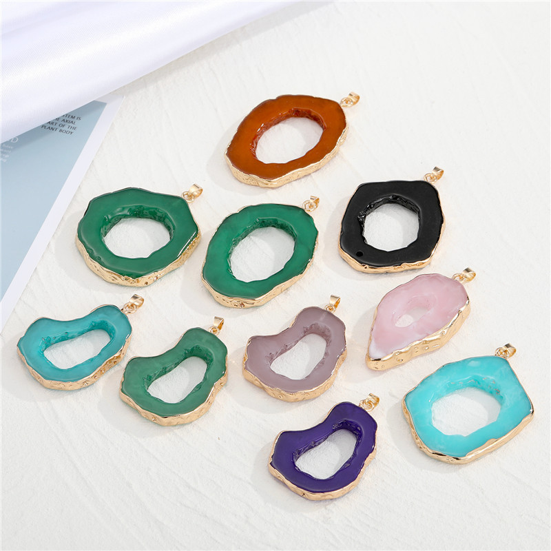 New Exaggerated Personality Irregular Hollow Resin Necklace display picture 1