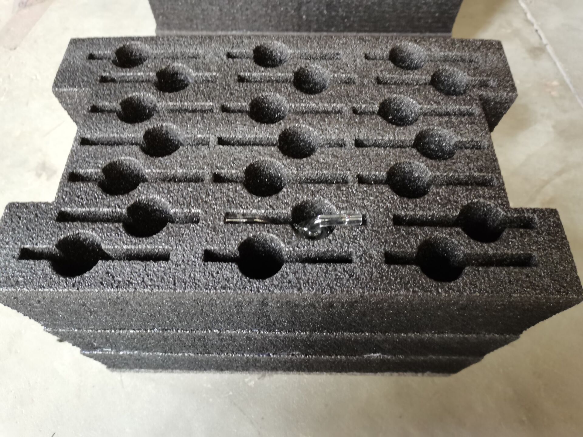 厂家直销黑色珍珠棉成型异形防震包装泡沫/零部件托盘泡沫