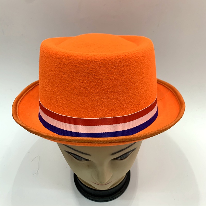 The monochrome gift hat of Zorro Jr. for the presidential election campaign is a flat-topped hat with ribbons featuring the flags of the three countries detail image 3