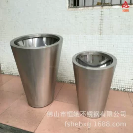 花盆容器;金属工艺品;装饰花瓶