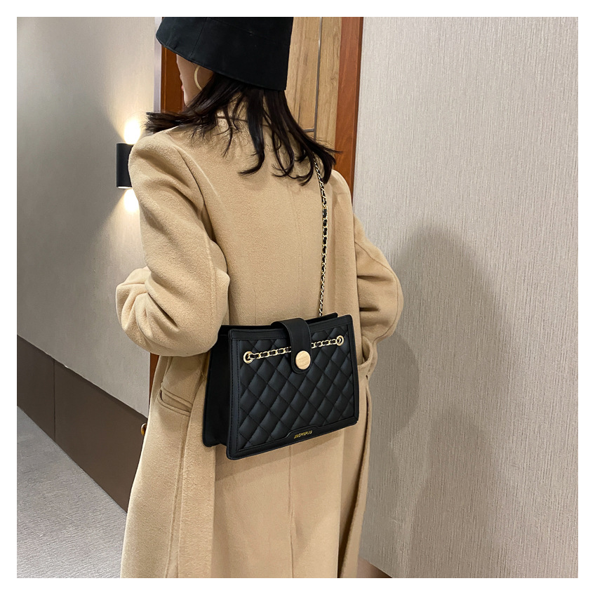 Rhombic Shoulder New Trendy Autumn Small Simple Korean Messenger Bag display picture 14