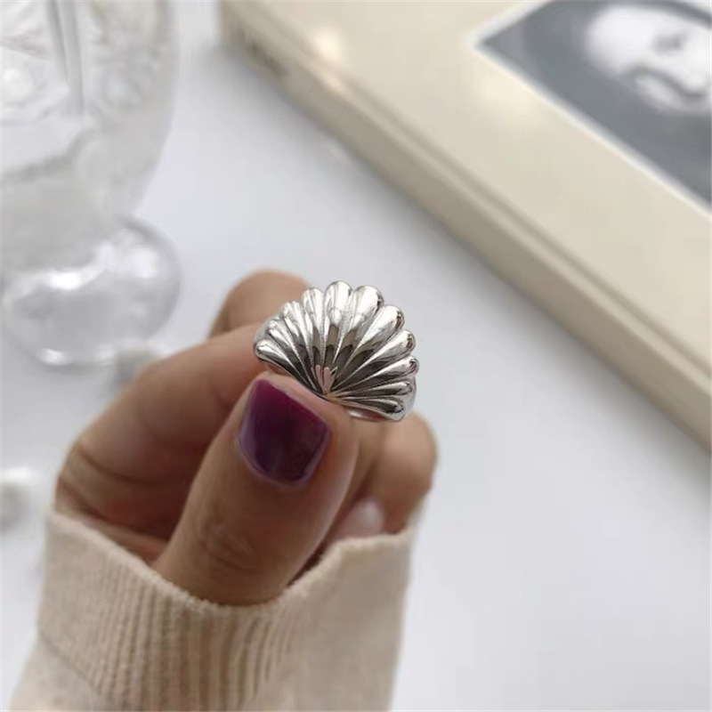 Fashion Shell Shape Simple Personality Ring Index Finger Ring display picture 9