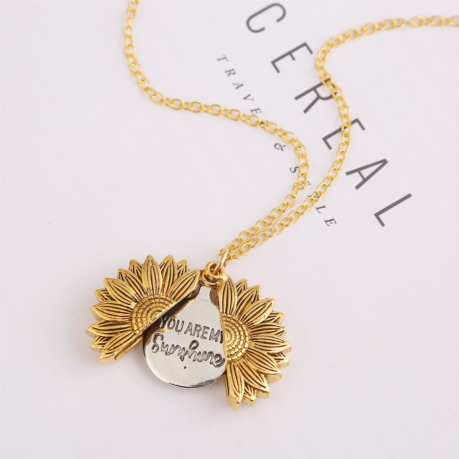 New fashion double-layer lettering sunflower necklace alloy flowers short neck chain women wholesale