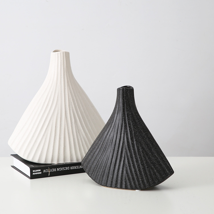 Ceramic porcelain decorations for hotel for living room