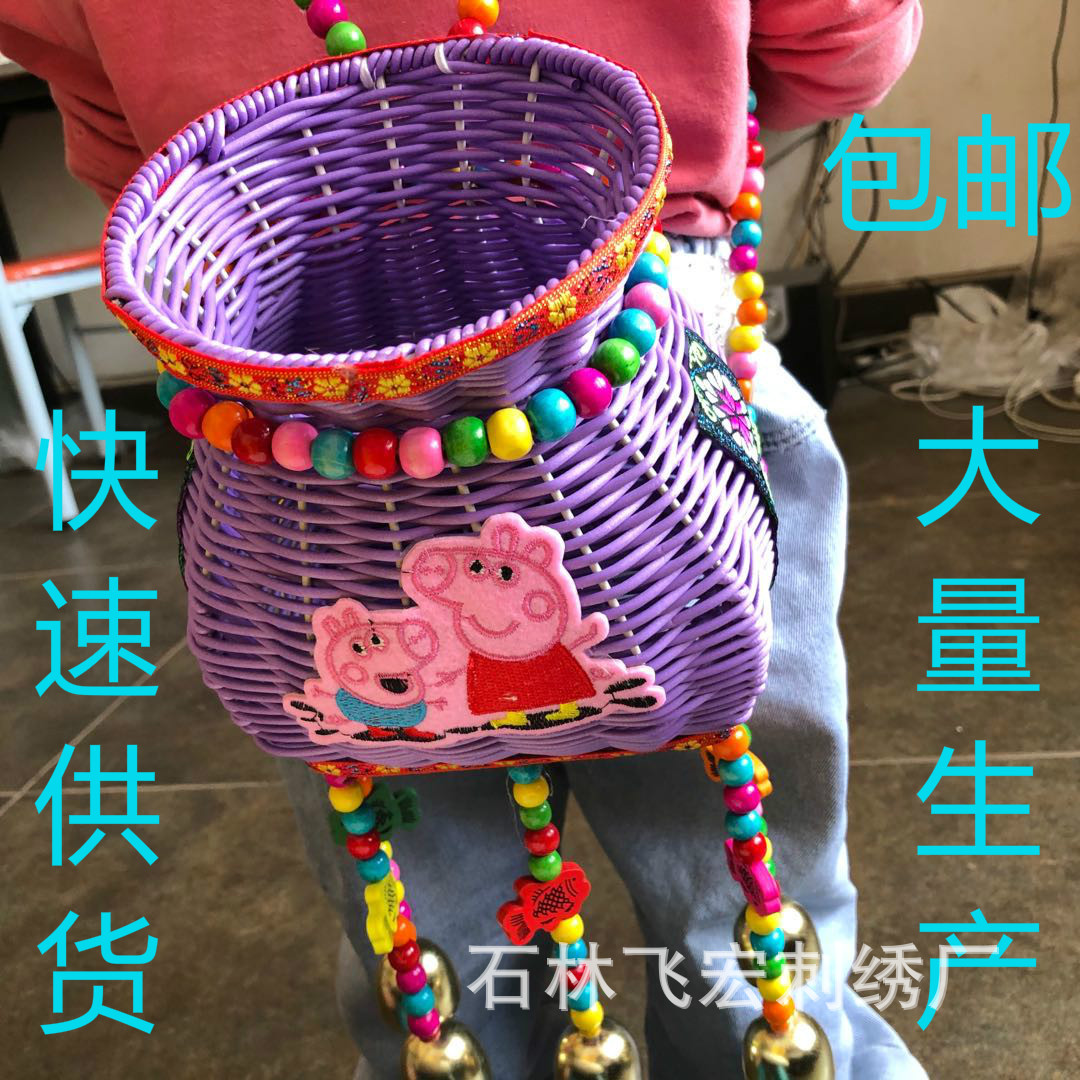現貨雲南民族風彩色藤條編織繡花風鈴兒童小背簍禮品表演