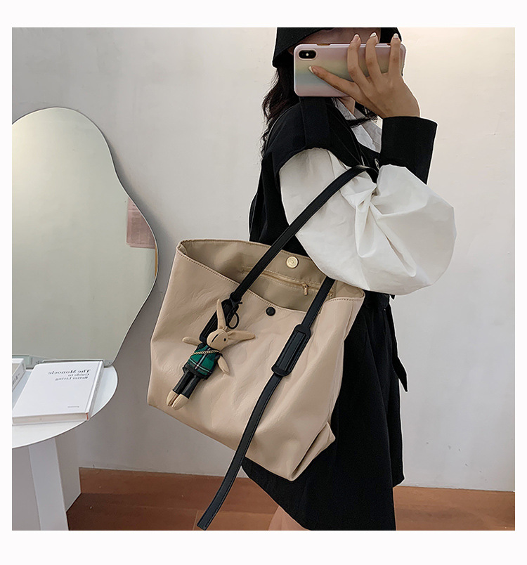 Largecapacity handbags fashion big simple soft leather shoulder tote bagpicture14