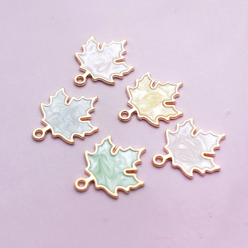 10 Pcs/package Simple Style Maple Leaf Alloy Enamel Jewelry Accessories display picture 4