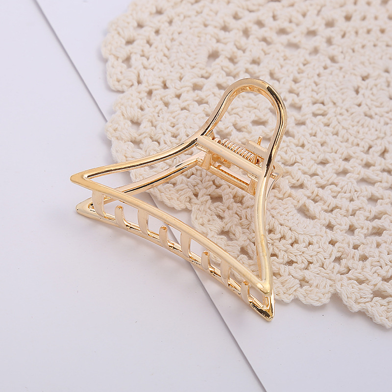 Fashion Simple Hair Accessories European And American Triangle Metal Grab Clip Wholesale display picture 4