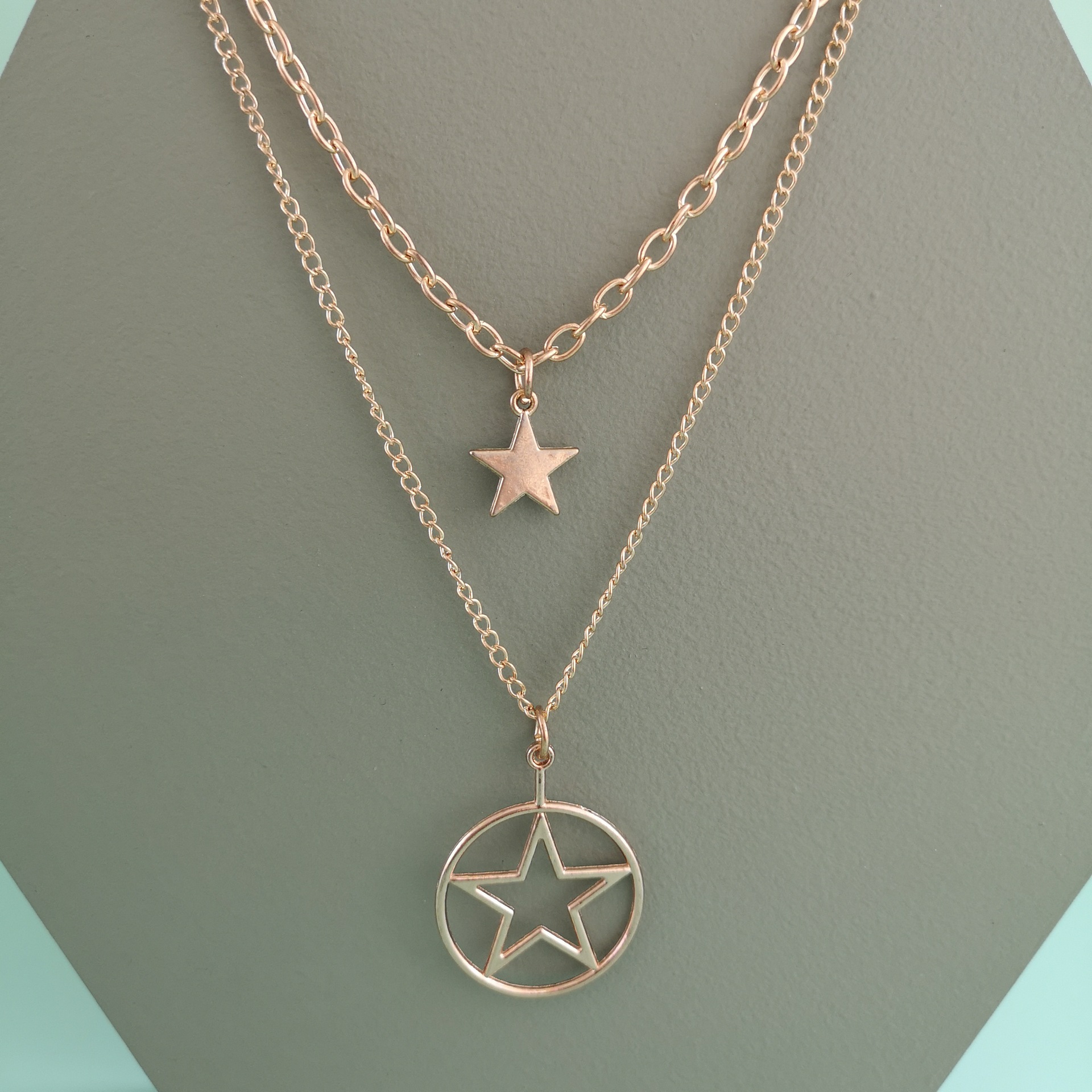 New Fashion Double-layer Retro Hollow Five-pointed Star Round Geometric Necklace Wholesale display picture 8