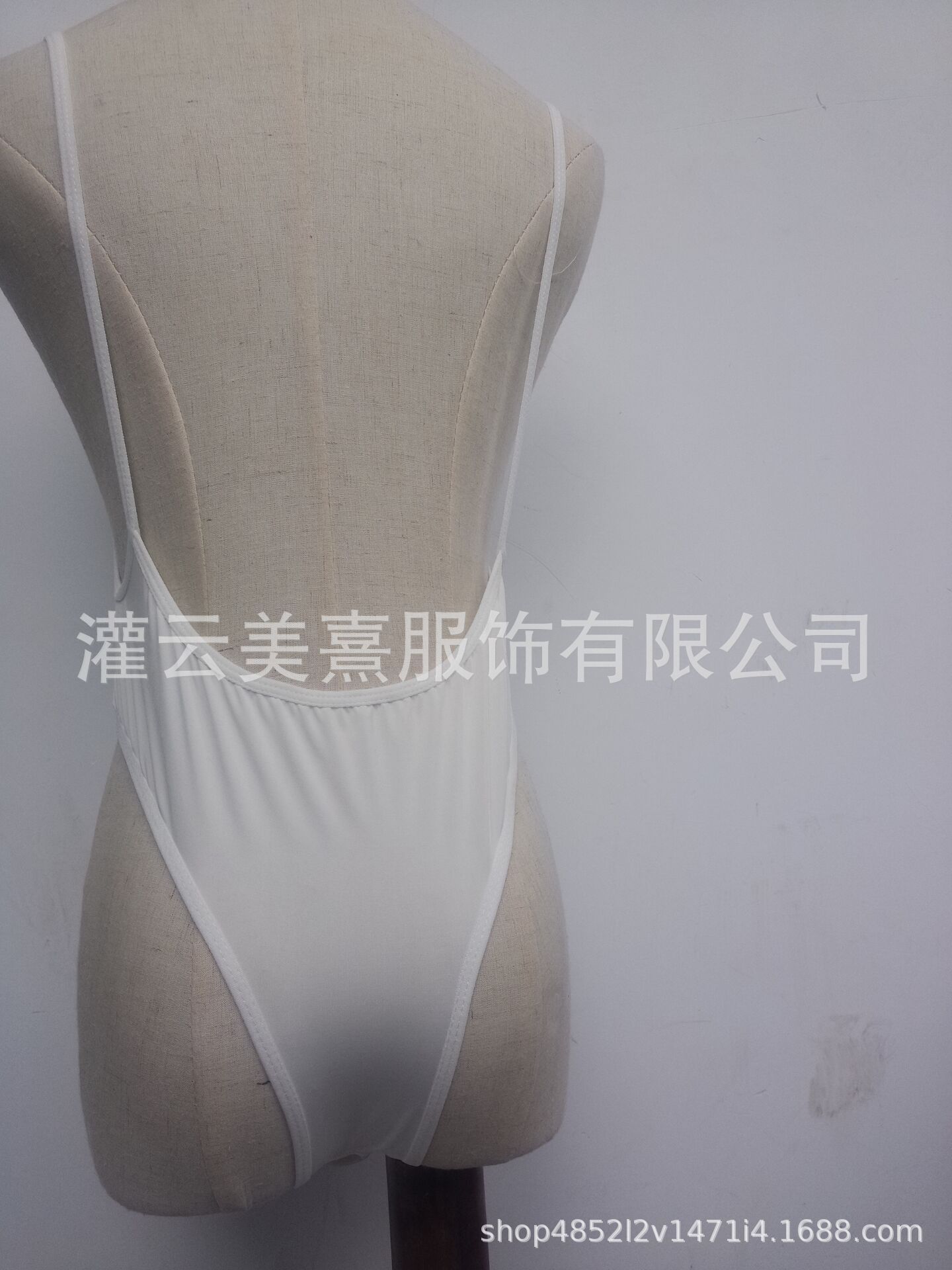 依香漫新款情趣内衣性感诱惑清纯日本紧身连体开裆泳衣一件代发