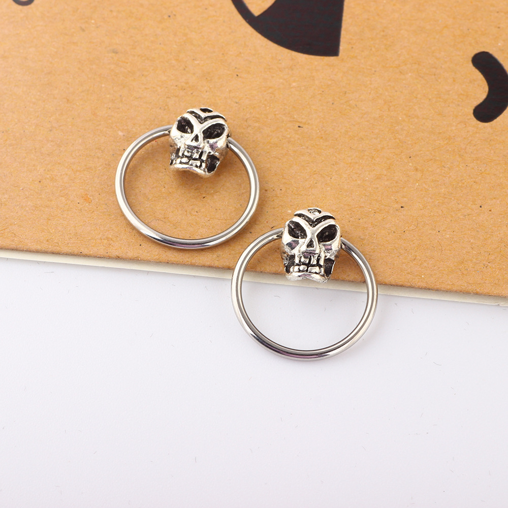 Labret piercing jewelry detail image