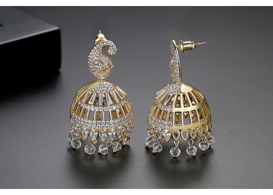 Banquet Bell Hollow Ladies Pearl Pendant Earrings Wholesale Nihaojewelry display picture 4