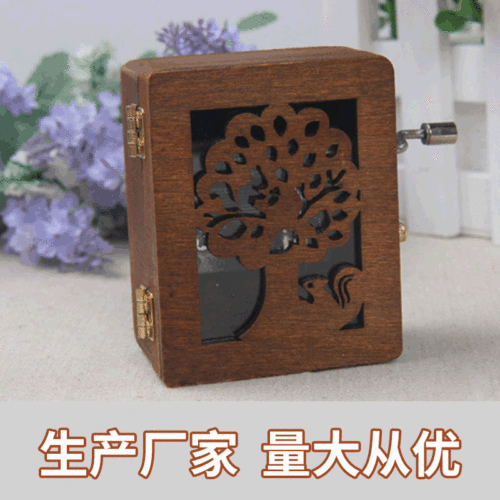 New hand cranked wooden clockwork music box hot selling creative wooden music box craft gift ornaments wholesale