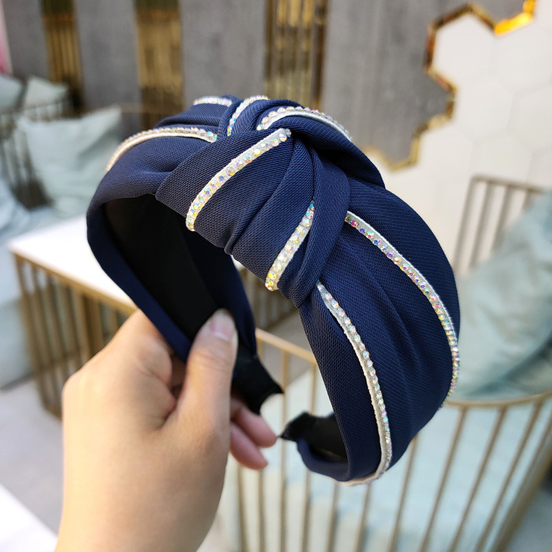 Korean High-end Color Rhinestone Knotted Headband Wide-brimmed Simple Fabric Exquisite Hairpin Fashion Pressure Headband Wholesale Nihaojewelry display picture 9