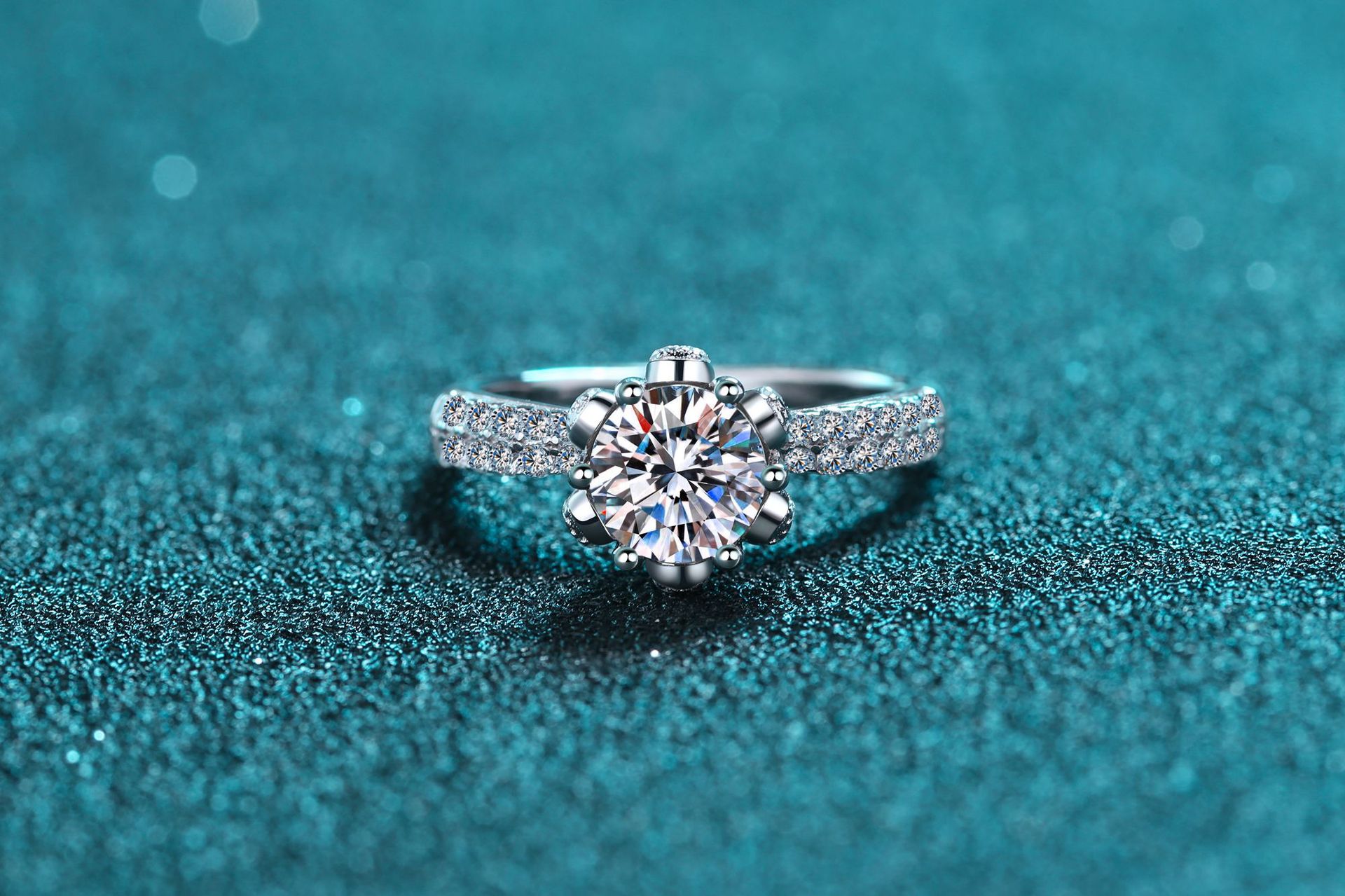 42g Weight Moissanite, Zircon Inlay Material 925 Sterling Silver Moissanite Zircon Flower Rings