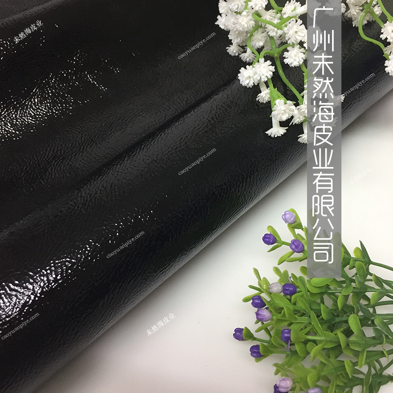 黑色头层皱牛漆现货整张耐磨耐刮箱包鞋用真皮手感软