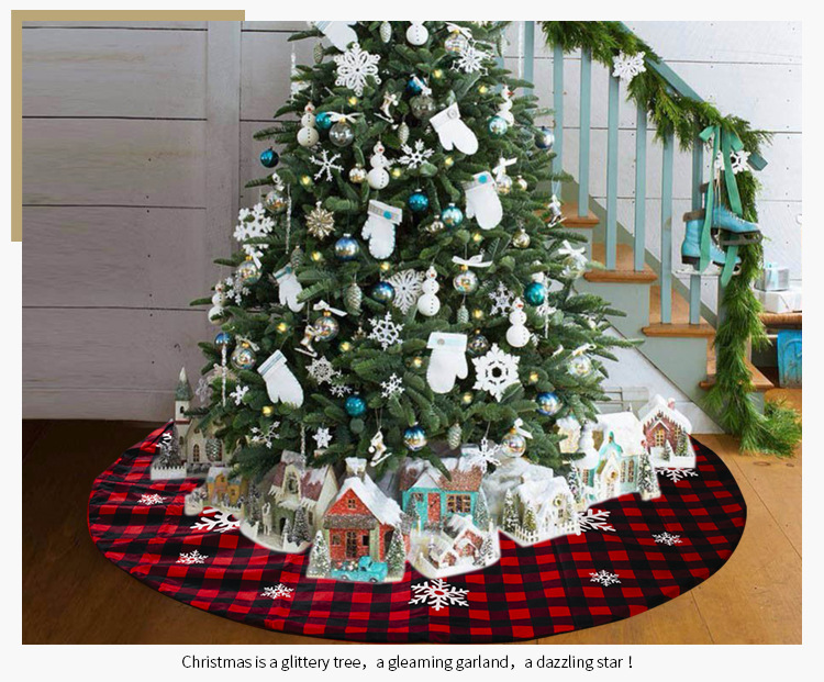 Christmas Lattice Snowflake Tree Skirt display picture 7