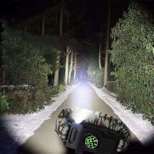 Браслет из паракорда с LED-фонариком для выживания